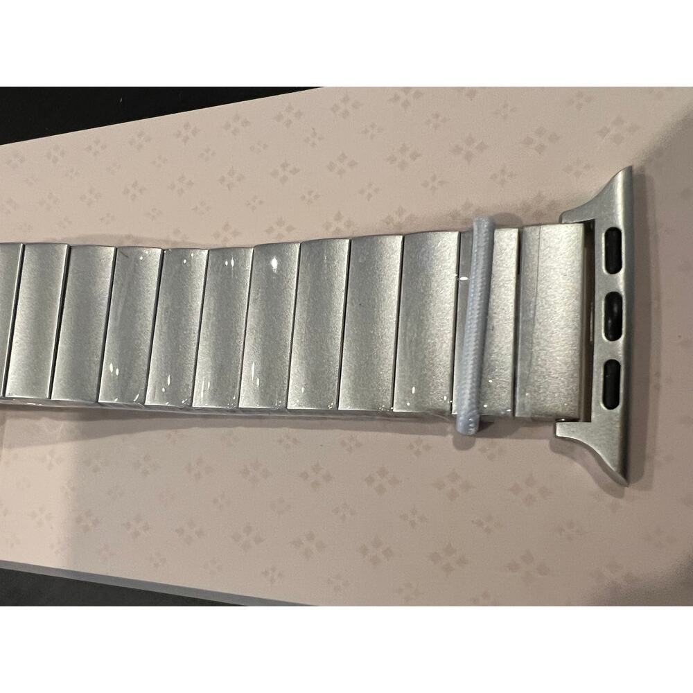 Wearlizer Two Tone Metal Band Compatible W Apple Series 11-1/SE/Ultra Starlight - Picture 9 of 12